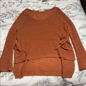 Super cute sweater- size S/M. fits more like M/L